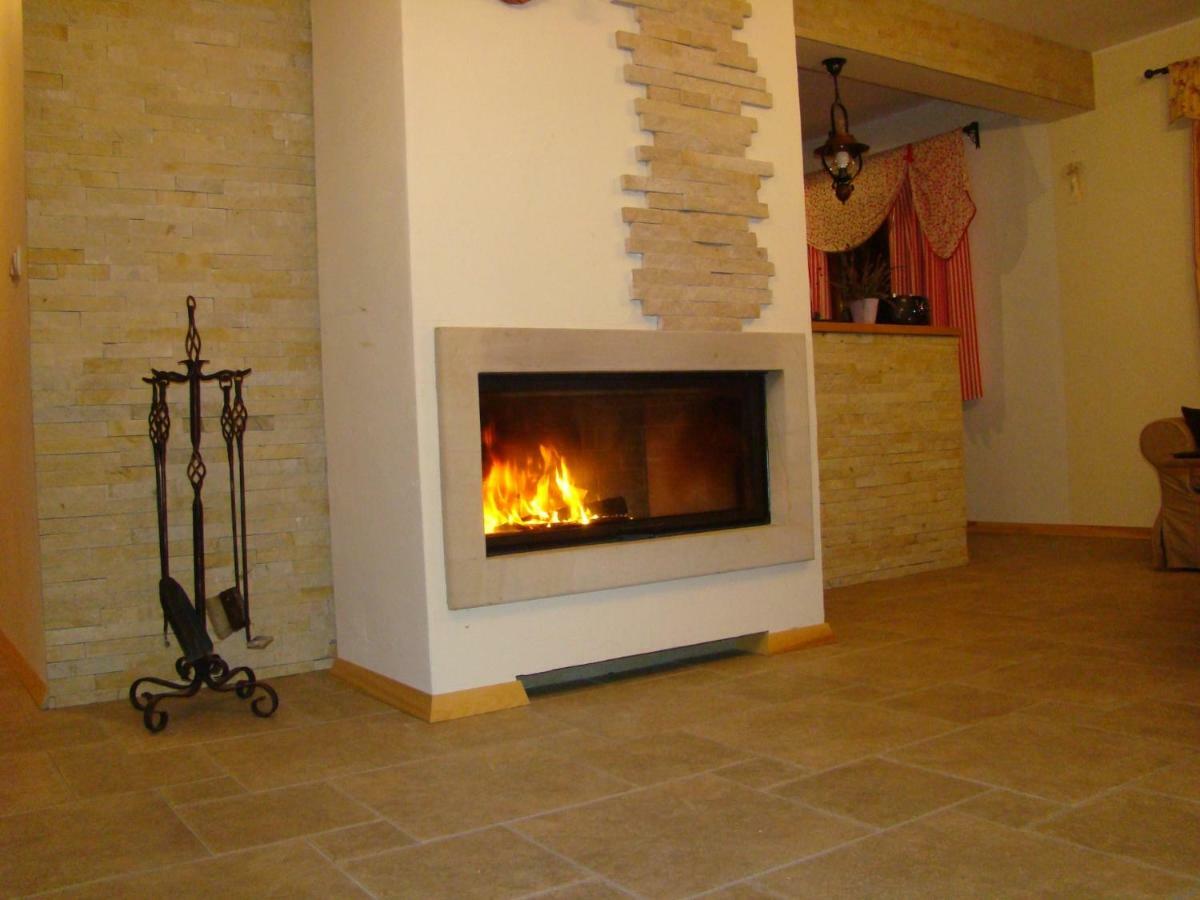 Dom Na Pstraznicy Villa Kudowa-Zdrój Kültér fotó