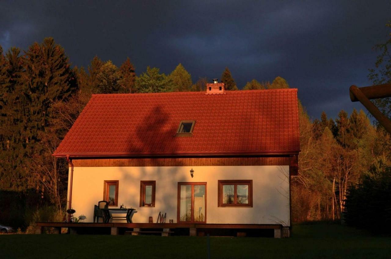 Dom Na Pstraznicy Villa Kudowa-Zdrój Kültér fotó